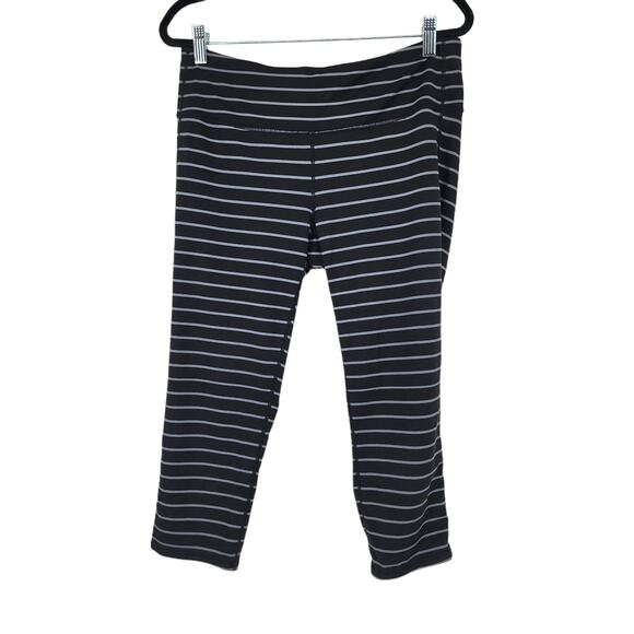 Athleta Black Gray Striped Chaturanga Capri Leggings Pants Size Large - Picture 1 of 4